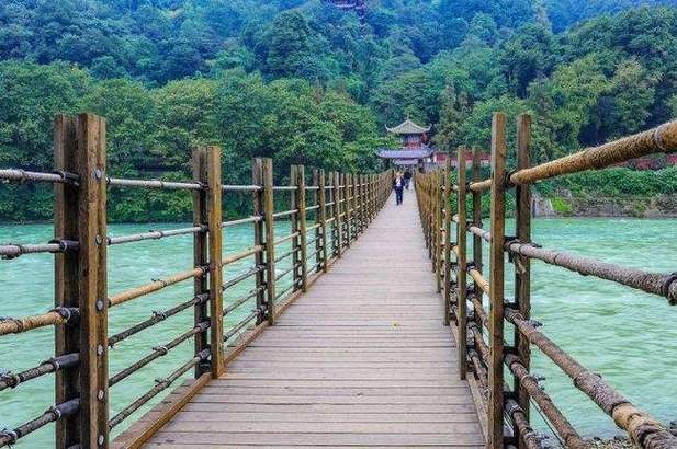 成都10大坑人景点（四川旅游必去十大景点推荐）